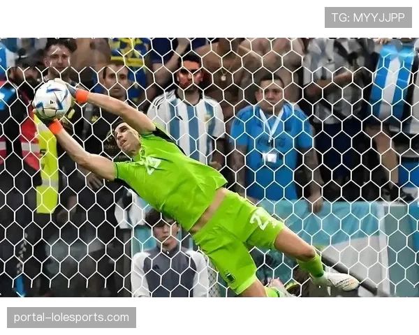 维拉门将马丁内斯专访：谈职业生涯晚期目标与阿根廷国家队